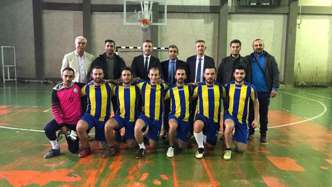 Türkiye Öğretmenler Turnuvası'nda Erciş Milli Eğitim Müdürlüğü öğretmenleri  Van Şampiyonu oldu.
