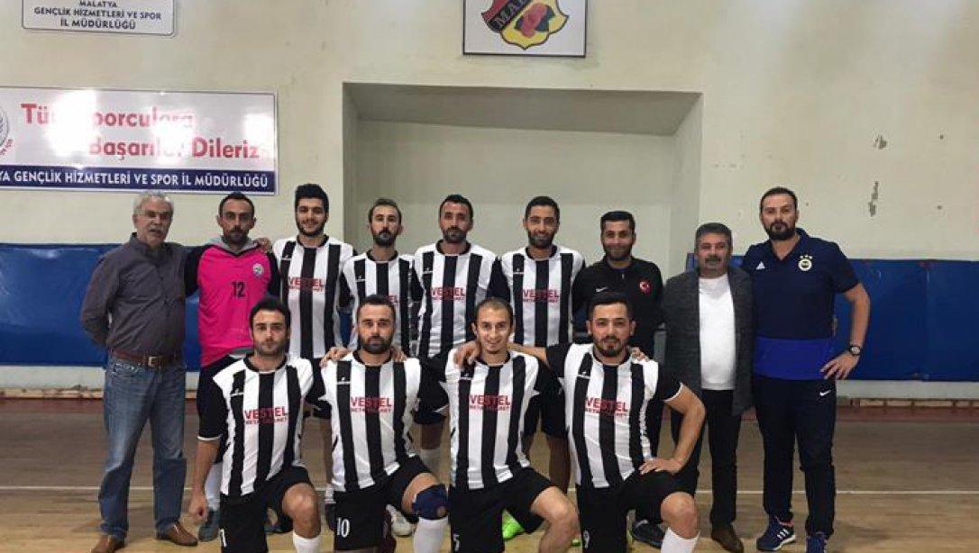 Türkiye Öğretmenler Futsal Bölge Turnuvası'nda Öğretmenlerimizle Bölge  2.' si olduk.