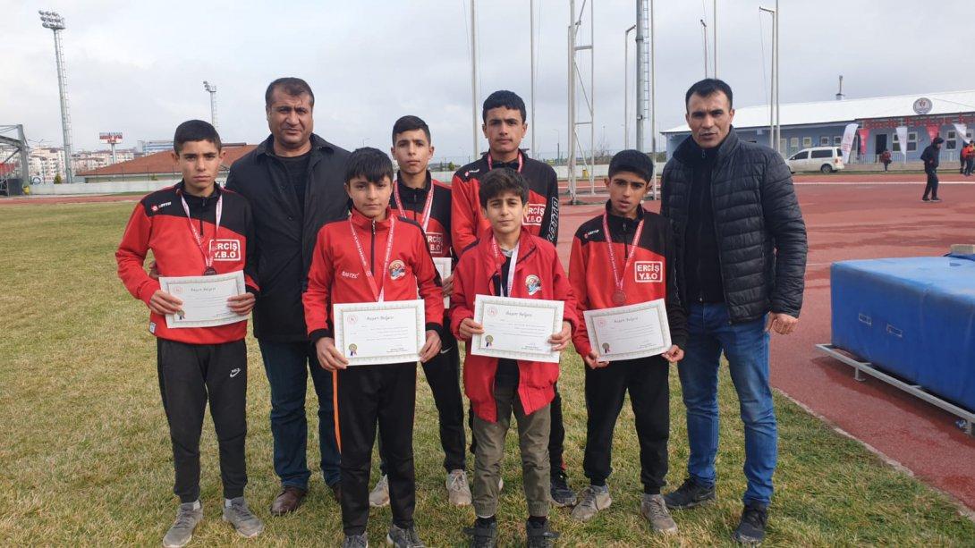 Okullar Arası Kros Yari Finalinde Erciş YBO'dan Üstün Başarı
