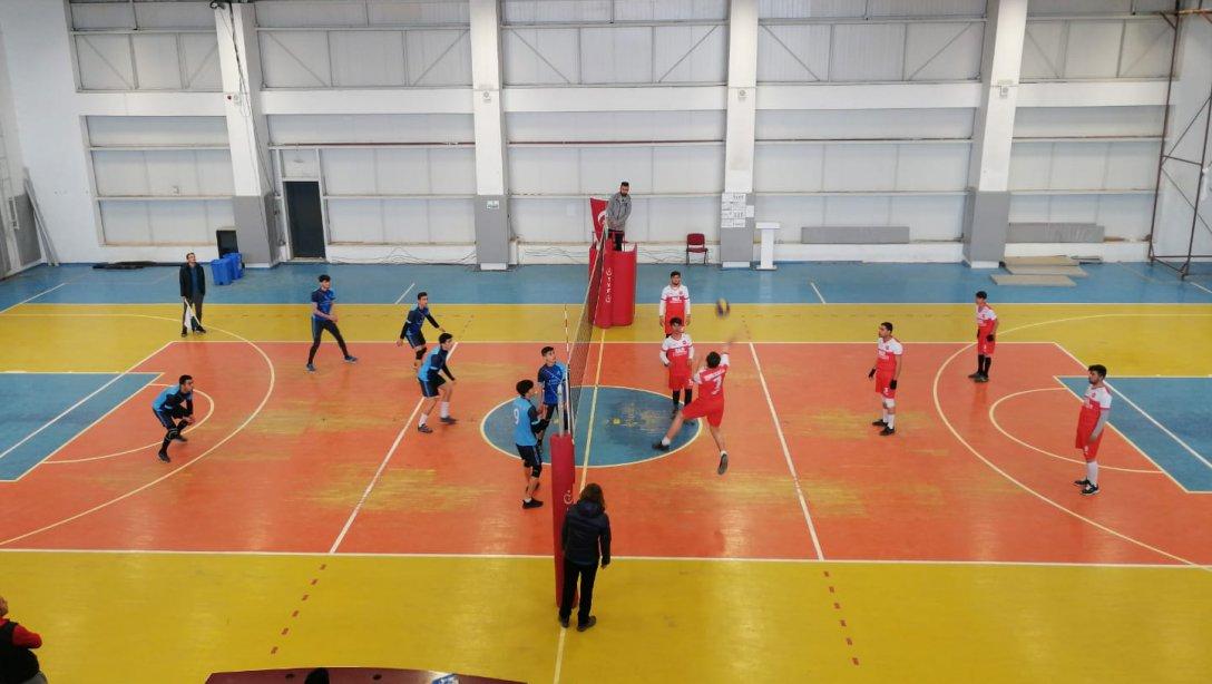 Erciş İlçe Milli Eğitim Müdürlüğü Okul Sporları Gençler ve Küçükler Kategorisi Voleybol  Müsabakaları Başladı.