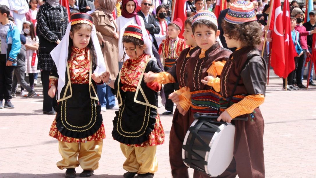 23 Nisan Ulusal Egemenlik ve Çocuk Bayramı Programı Gerçekleştirildi.
