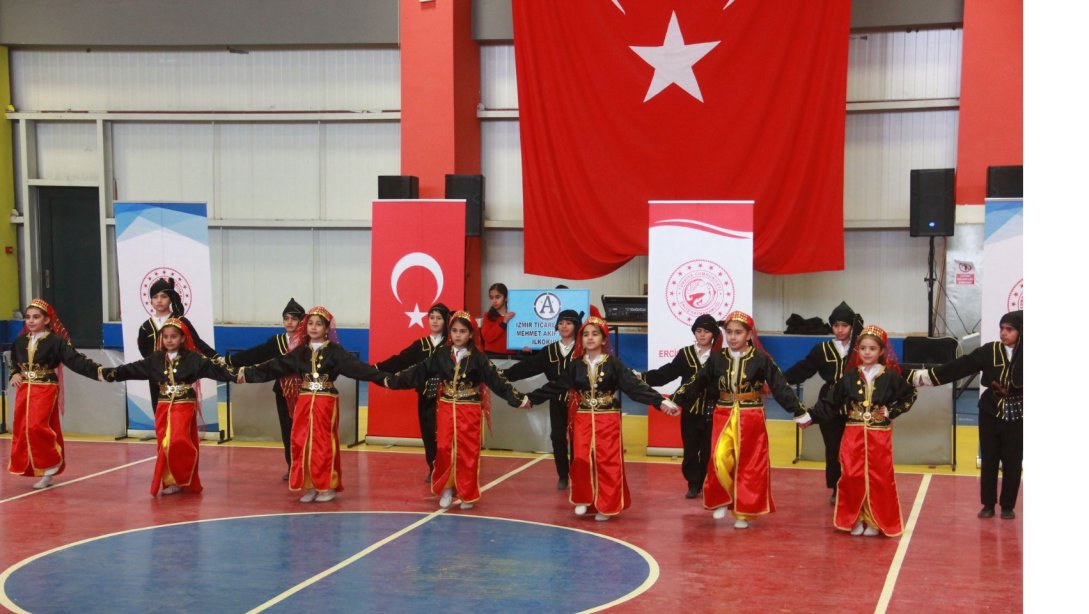  Halk Oyunları Yarışmasında İlkokul Kategorisinde İlçe Birincisi İzmir Ticaret Odası Mehmet Akif Ersoy İlkokulu