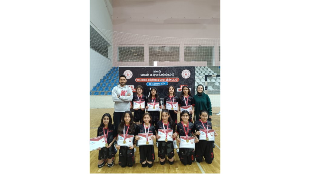 Voleybol Küçükler Kız Bölge Şampiyonasında Aselsan Ortaokulu  Bölge Şampiyonu