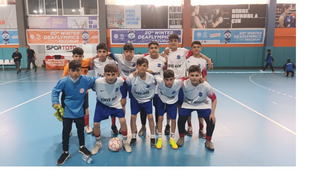 Okul Sporları Kapsamında Yapılan Yıldız Erkek Futsal  Bölge Şampiyonası Grup Maçı Galibiyetle Başladı