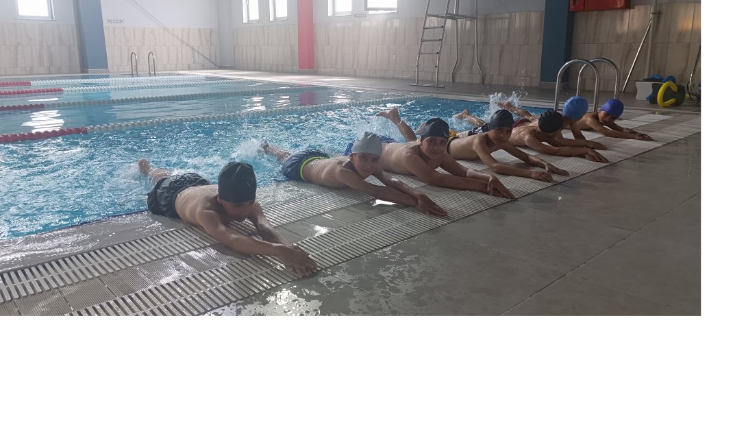 Yüzme Bilmeyen Kalmasın Projesi Kapsamında Öğrencilerimize Yönelik  Eğitimler Devam Ediyor