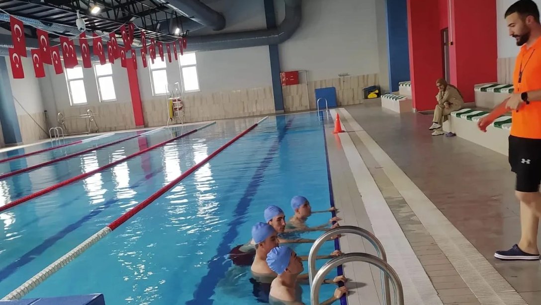 Yüzme Bilmeyen Kalmasın Projesi İkinci Dönemde Kaldığı Yerden Devam Ediyor