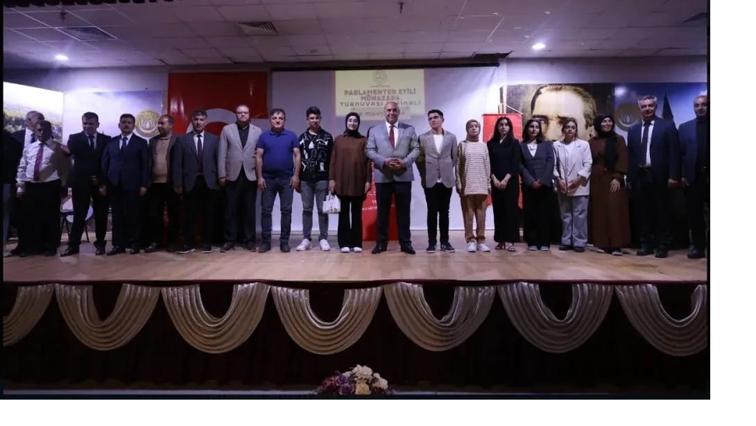 Van'da Düzenlenen Parlamenter Stili Münazara Turnuvasında İlçemizden Bir Başarı Daha