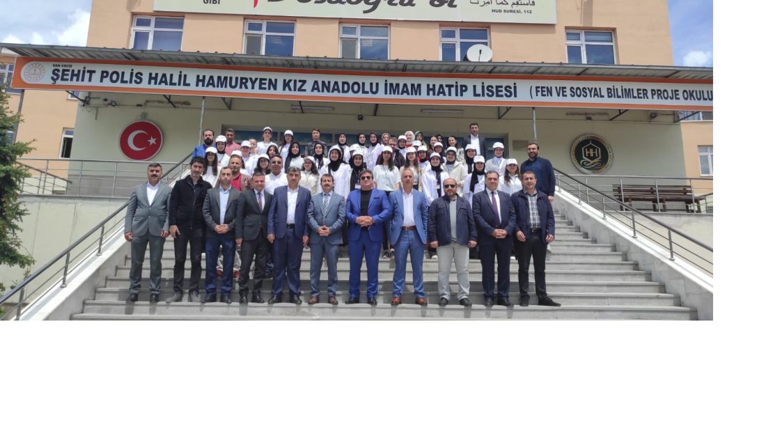 İlçemiz Şehit Polis Halil Hamuryen Kız Anadolu İmam Hatip Lisesi'nde TÜBİTAK 4006 Bilim Fuarı Sergisi Düzenlendi